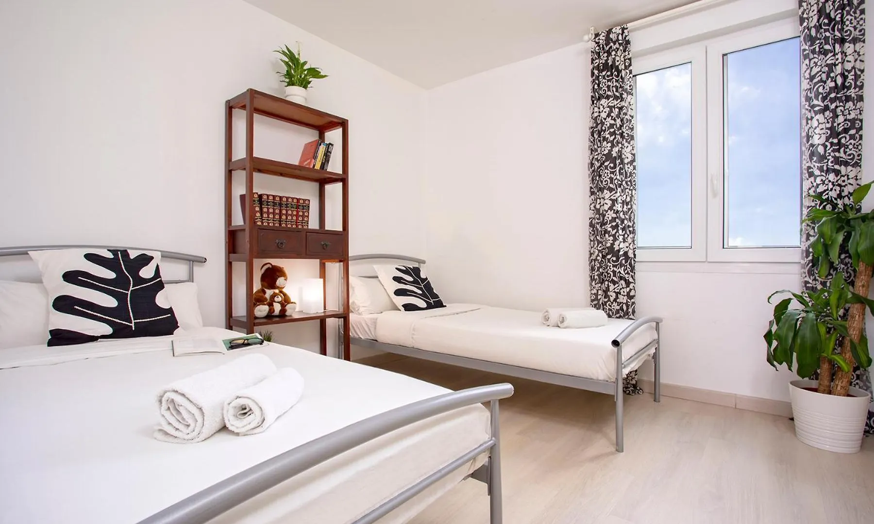 Апартаменты Playamar Flat In The Beach With Pool, Tennis And Paddle Court, Gardens Торремолинос
