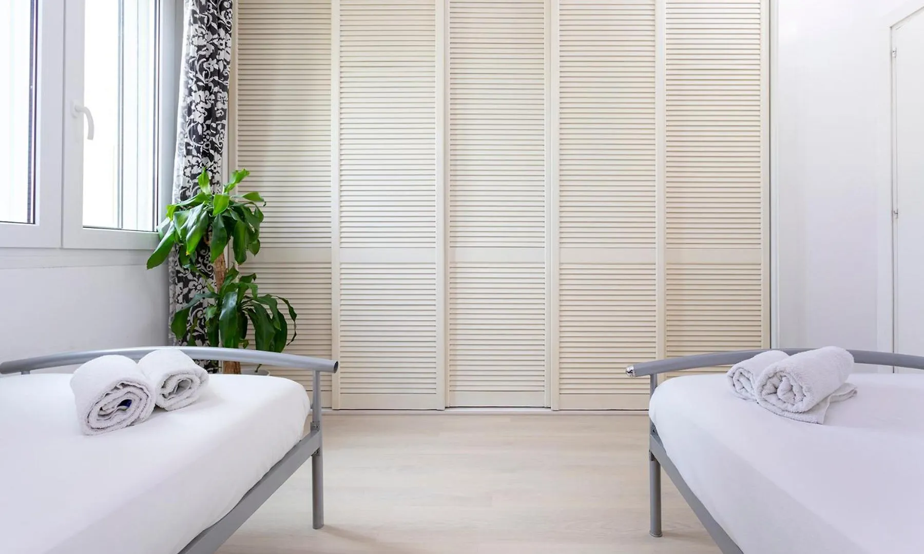 Playamar Flat In The Beach With Pool, Tennis And Paddle Court, Gardens Torremolinos Apartamento