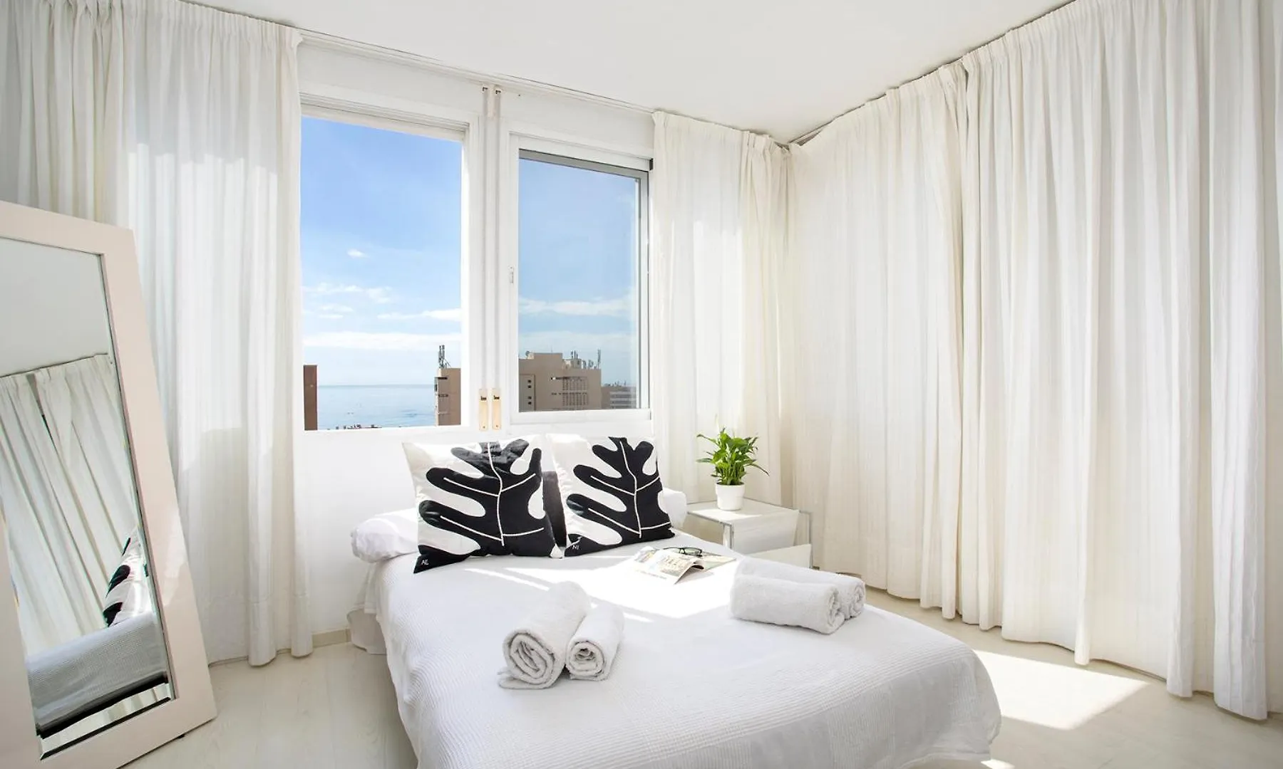 Apartamento Playamar Flat In The Beach With Pool, Tennis And Paddle Court, Gardens Torremolinos